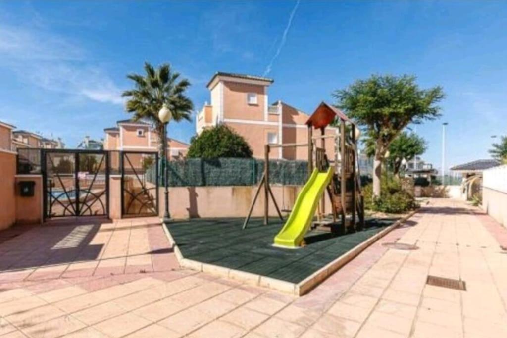 Bungalow Adaptado, Terraza Muy Grande Y Soleada. Gran Alacant Exteriör bild